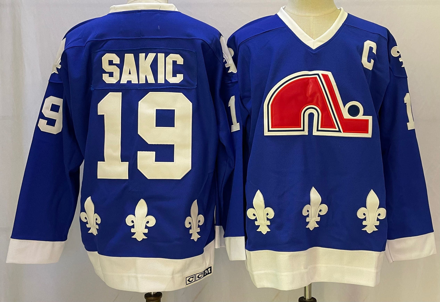 Men's Colorado Avalanche Joe Sakic #19 Fanatics Blue Player Game Jersey